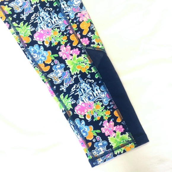 2024 Disney Parks Lilly Pulitzer Weekender High Rise Leggings MEDIUM - NEW - Picture 2 of 7